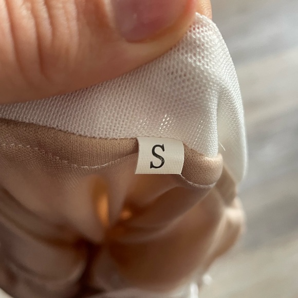 Size small white dress - Picture 4 of 4